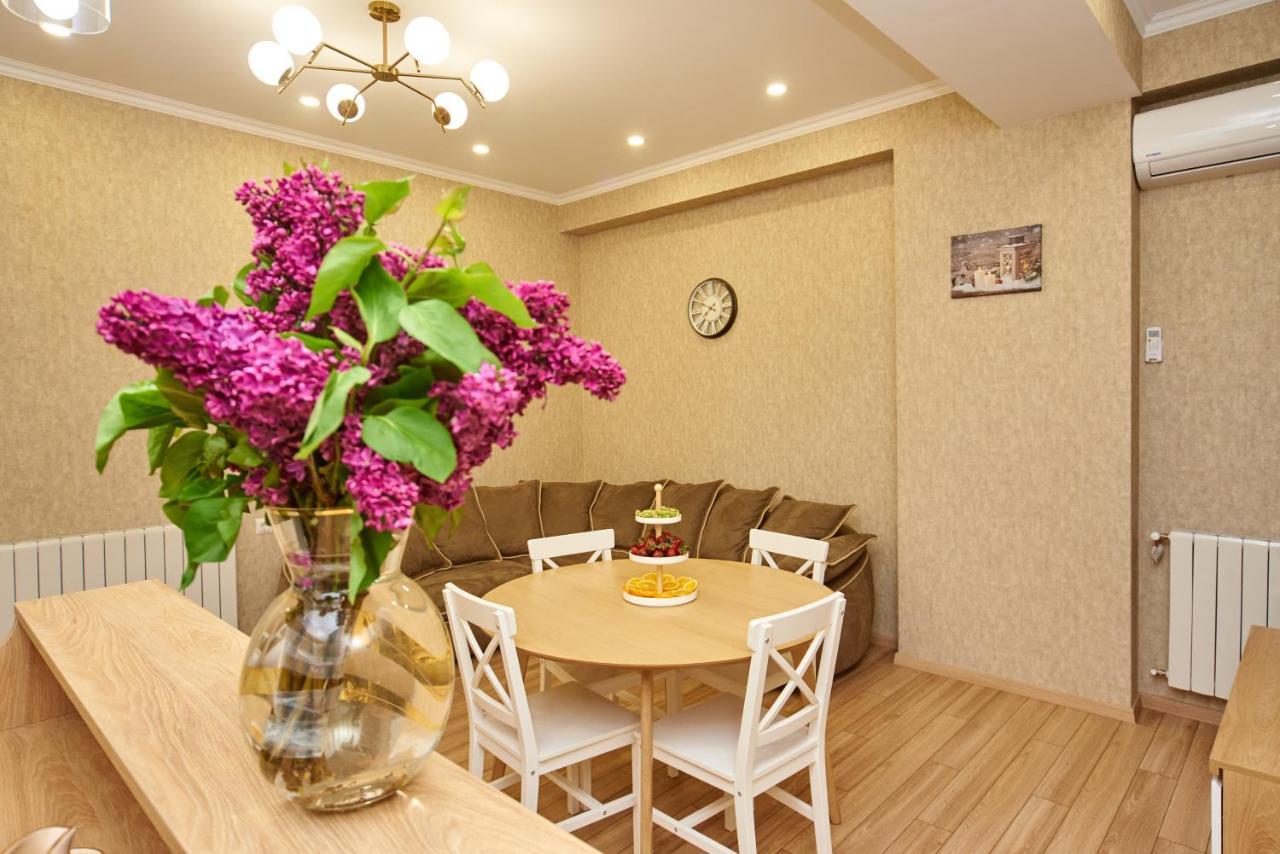 טביליסי Apartment By The River מראה חיצוני תמונה